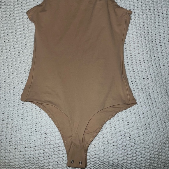 SKIMS fits everybody bodysuit - Picture 5 of 5